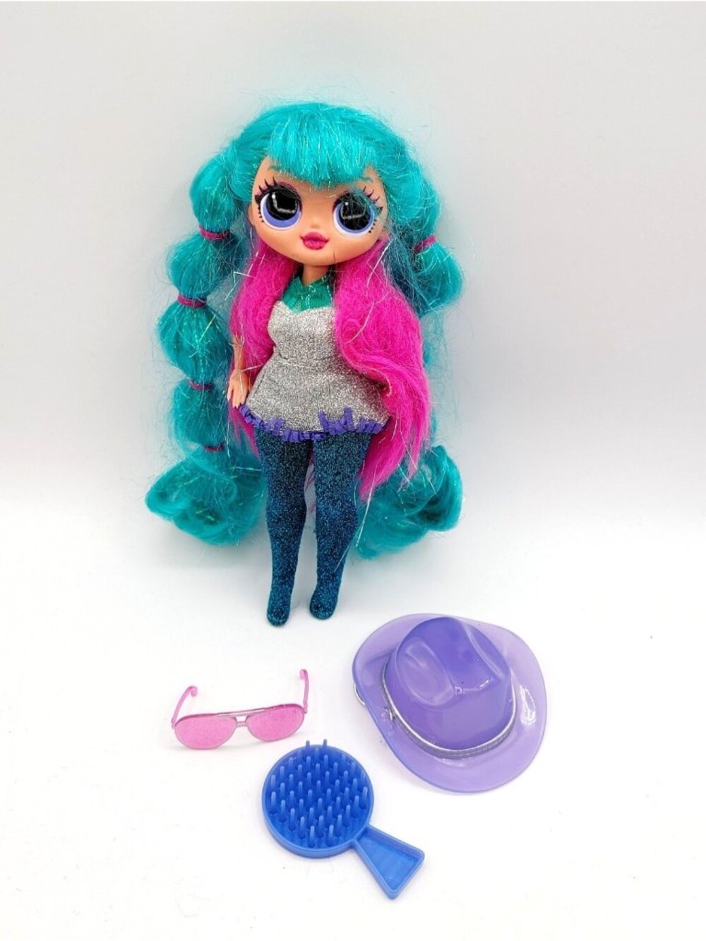 Winter Disco Cosmic Nova L.O.L. Surprise! O.M.G. Fashion Doll Green Hair
